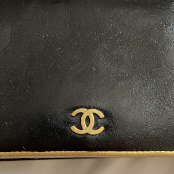 Authentic Chanel cross body calfskin - Picture 7 of 14